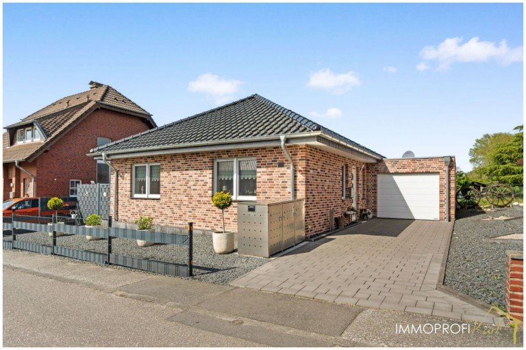 1. Geb�udeansicht Wassenberg Bungalow Provisionsfrei - Premium Bungalow BJ. 2017, Top Ausstattung!