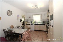 K�che Ger�umige Maisonettewohnung (Zweifamilienhaus) mit Garage in guter Lage