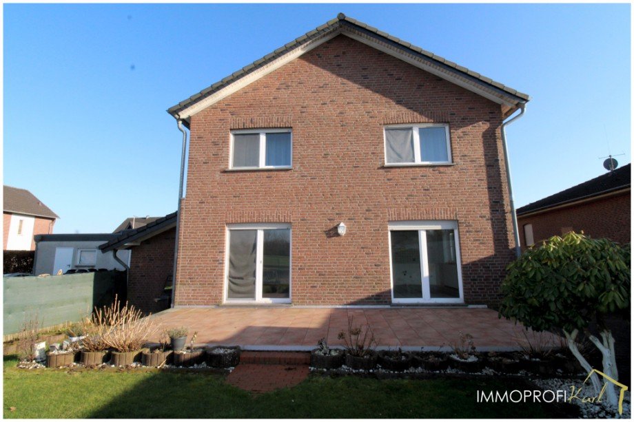 13. R�ckansicht mit Terrasse Doppelhaush�lfte Heinsberg