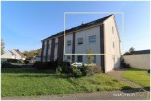 Geb�udeansicht Ger�umige Maisonettewohnung (Zweifamilienhaus) mit Garage in guter Lage