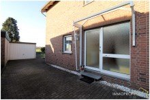 1 Hauseingang und Garage Heinsberg-Karken: Sch�ne Doppelhaush�lfte mit Garten in Heinsberg-Karken