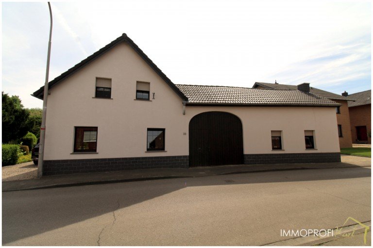 1. Geb�udeansicht Waldfeucht Einfamilienhaus Immoprofi Karl - Waldfeucht: Kleiner Vierkanthof, gro�es Grundst�ck, Doppelgarage.