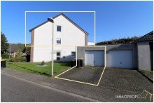 Garage Ger�umige Maisonettewohnung (Zweifamilienhaus) mit Garage in guter Lage