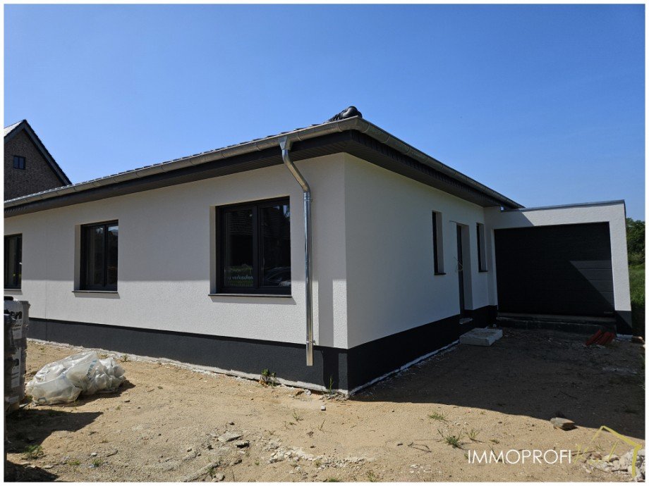 2. Doppelhaush�lfte seitlich Bungalow Heinsberg