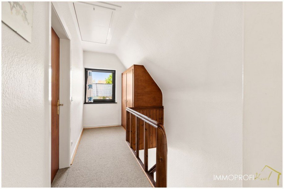 9. Flur OG Einfamilienhaus 
