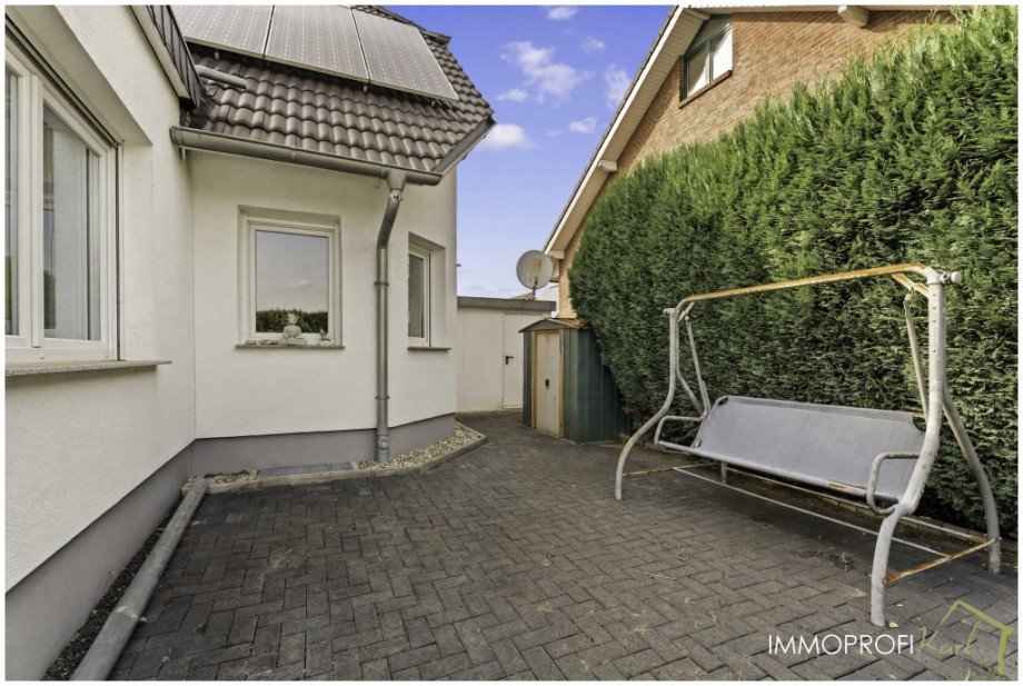 17. Terrasse seitlich Einfamilienhaus Wassenberg