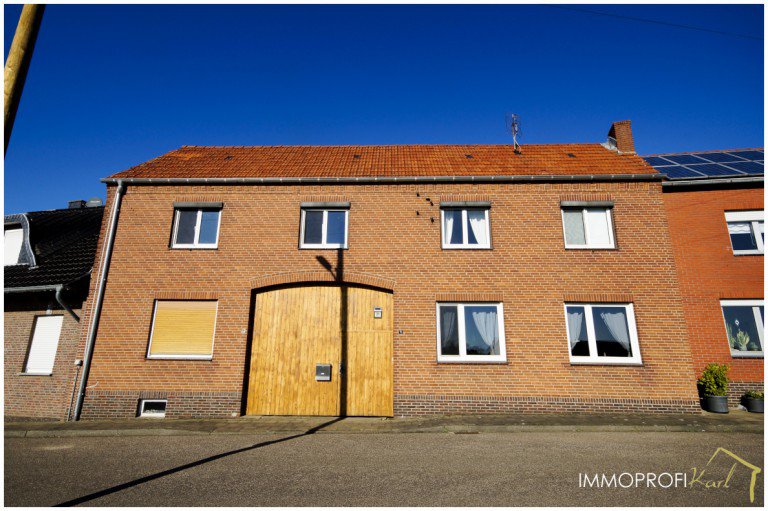 1. Geb�udeansicht vorne Selfkant Bauernhaus Kleiner Vierkanthof, zwei Wohneinheiten und ca. 4000m� Grundst�ck